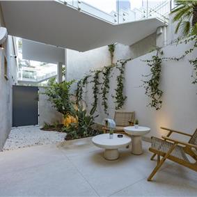 Selection of 5 bedroom seafront villas with heated pool on Ciovo near Trogir, sleeps 10